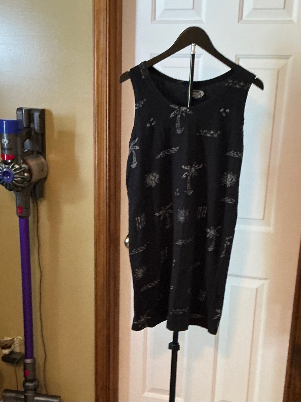Black Palm Tree Print Sleeveless Swim coverup